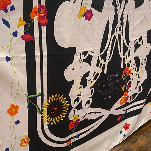 Authentic Hermes silk scarf - Picture 6 of 16